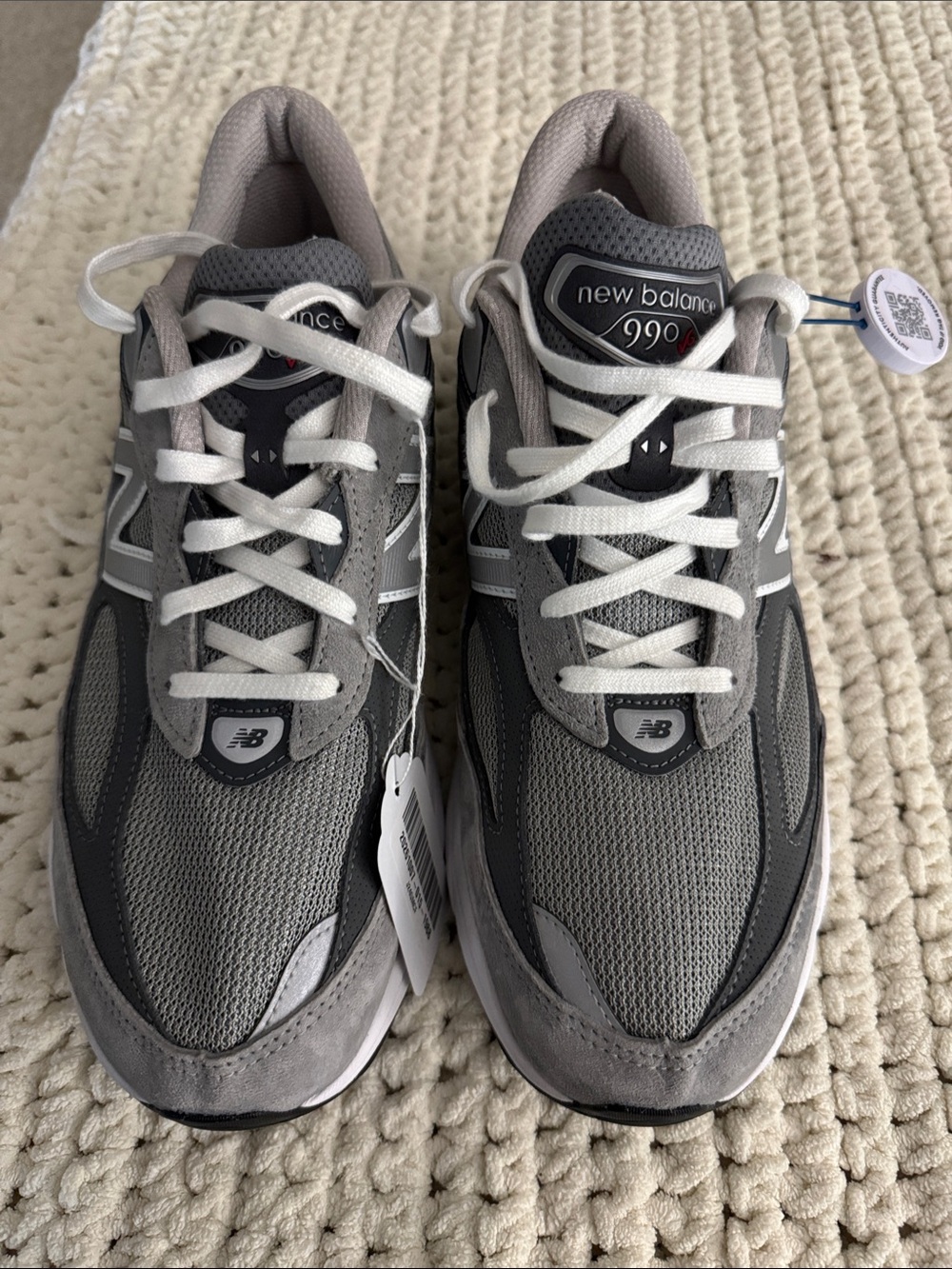 New Balance 990 Men's Gray and White Athletic Sneakers - Size 11.5 Brand New